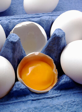 Whole and cracked Eggs 