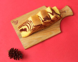 Soft and sweet chocolate sponge cake. Ready to accompany your breakfast in the morning. Perfect for drinking with a cup of hot tea. It has a strawberry, chocolate and cheese flavor variant. Focus blur