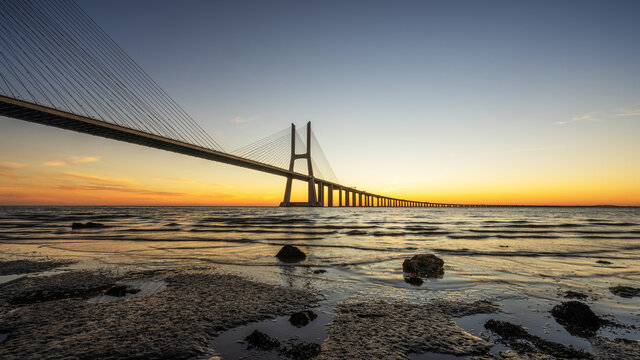 Dawn at river Tejo - Morgend&auml;mmerung am Tejo