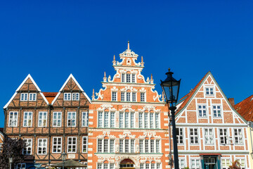 Historische bunte Fassaden am Hafen in Stade