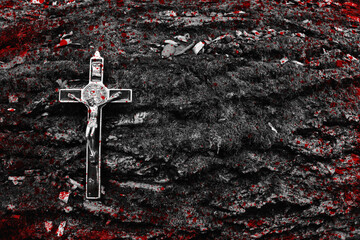 Krzyż z krwią. 