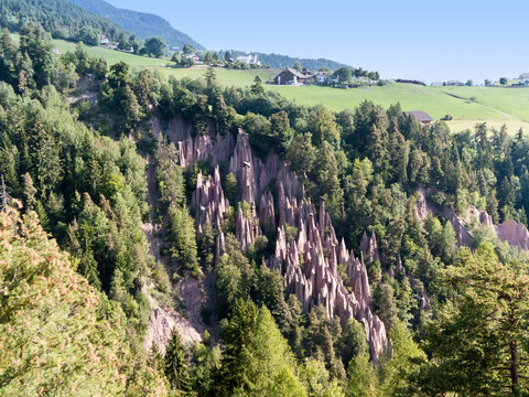 Erdpyramiden am Ritten bei Klobenstein , S&uuml;dtirol 