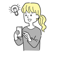 スマホを操作しながらアイディアを思いついた女性