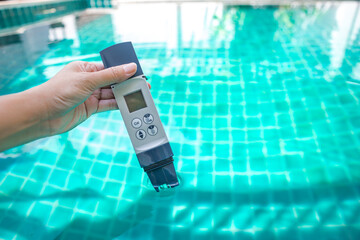 Digital water tester equipment for swimming pool water, Professional Water Quality Tester,...