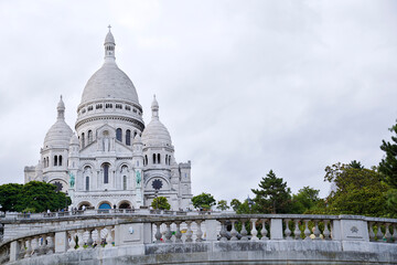 Fototapeta premium Sacre Coeur Cathedral on Montmartre Hill in Paris, France