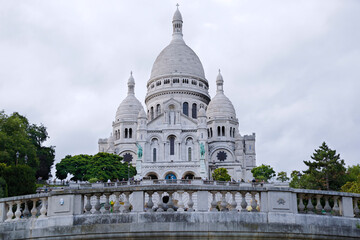 Fototapeta premium Sacre Coeur Cathedral on Montmartre Hill in Paris, France.