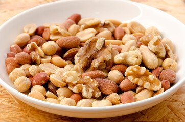 ミックスナッツ