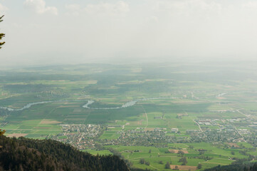 Obergrenchenberg, Wandfluh, Hochebene, Steinmauer, Grenchenberg, Jura, Jurasüdfuss, Wanderweg, Untergrenchenberg, Solothurn, Alpen, Mittelland, Aare, Frühling, Schweiz