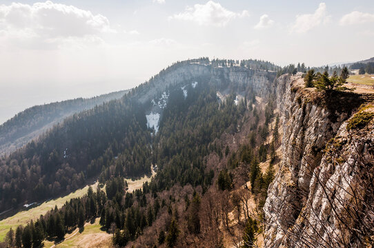 Obergrenchenberg, Wandfluh, Hochebene, Grenchenberg, Jura, Juras&uuml;dfuss, Wanderweg, Untergrenchenberg, Solothurn, Alpen, Mittelland, Aare, Fr&uuml;hling, Schweiz
