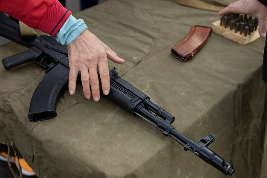 Firearm. Training In The Possession Of The Machine. Lesson On The Analysis Of A Firearm.