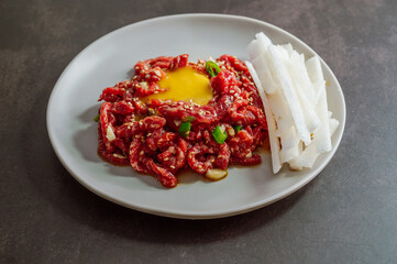 Korean style beef tartare 'sogogi yukhoe'