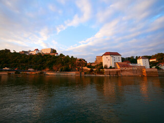 Fototapeta na wymiar Passau, Deutschland: Sonnenuntergang über der Burg