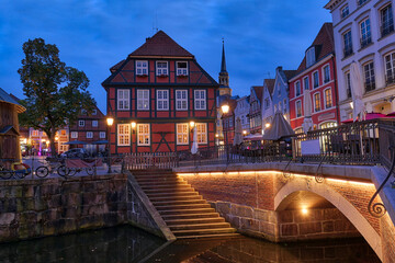 Historischer Hafen von Stade bei Nacht