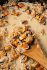 Mussels in a creamy sauce.