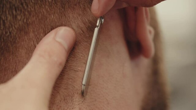 Lametta per collo dal parrucchiere