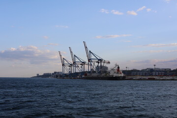 Fototapeta na wymiar cranes in port 