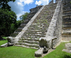 ancient mayan ruins
