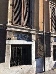 Naklejka premium windows with shutters