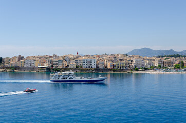 Obraz premium Ferry entering to the port in Corfu.