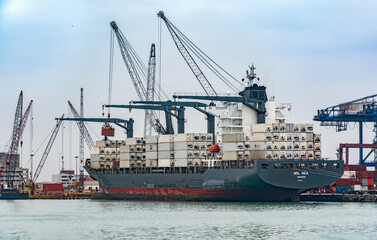 barco en el callao 01