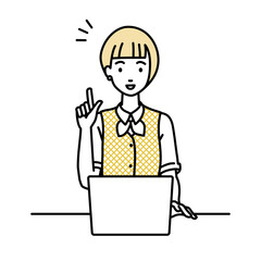 デスクで座ってPCを開いて何かひらめいた事務員制服の女性