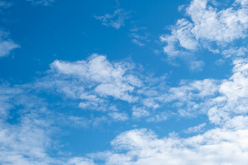 Fototapeta premium 風景素材 爽やかな秋空と白い雲