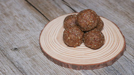 nutritious balls are easy to make & healthy to eat