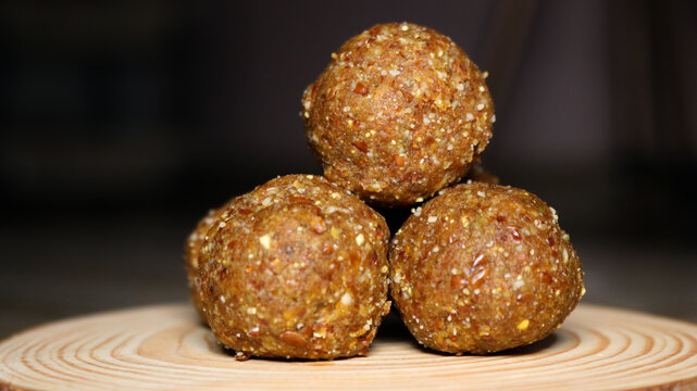 nutritious balls are easy to make & healthy to eat
