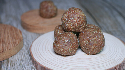 nutritious balls are easy to make & healthy to eat