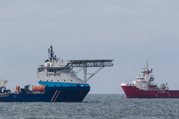 Fototapeta premium OFFSHORE SHIPS - Platform supply vessels at sea