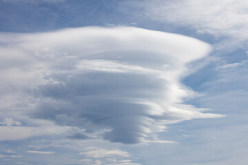 Lenticular cloud formation