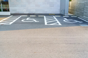 身体障害者優先駐車場