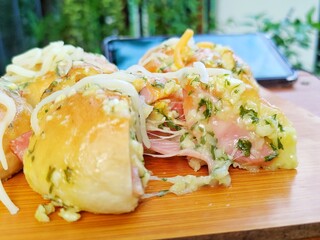garlic cheese bun