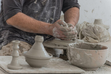 Töpfer bei der Arbeit