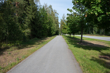 Fototapeta na wymiar bike path in the countryside