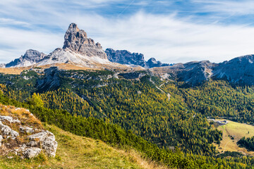Obraz premium Autumn panorama on Monte Piana. View from the trenches to the three peaks of Lavaredo. Dolomites.