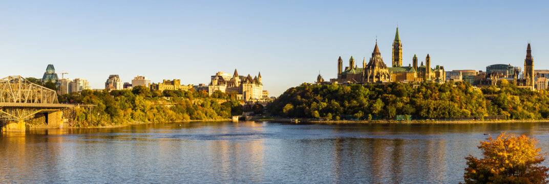 panoramic view of Parliament Hill in Ottawa, view of the Ottawa River