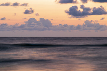 Obraz premium sunrise over the sea