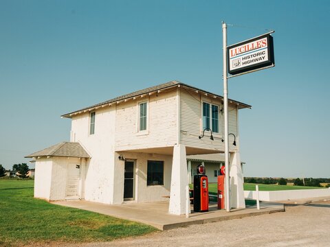 Lucilles Place (Provine Service Station), on Route 66 in Hydro, Oklahoma