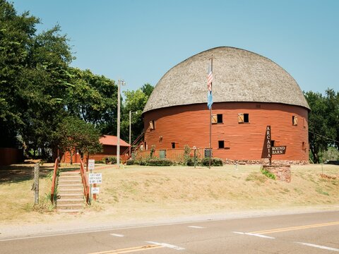 The Arcadia Round Barn, On Route 66 In Oklahoma