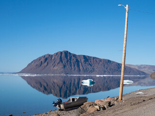 photos of mountains, sea ice, glaciers and oceans from the Canadian arctic © Patrick