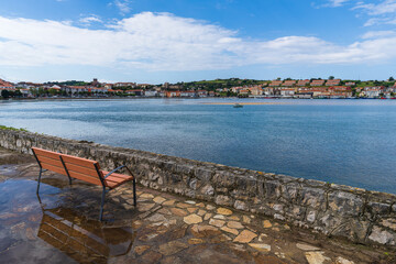 Obraz premium View of the city of San Vicente de la Barquera in Cantabria, Spain 