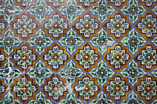 Ceramic tiles with floral and geometric pattern