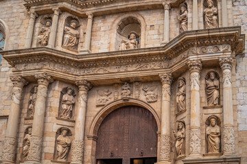 Obraz premium A view of the church at the old fortified town Montblanc, Catalunya, Spain