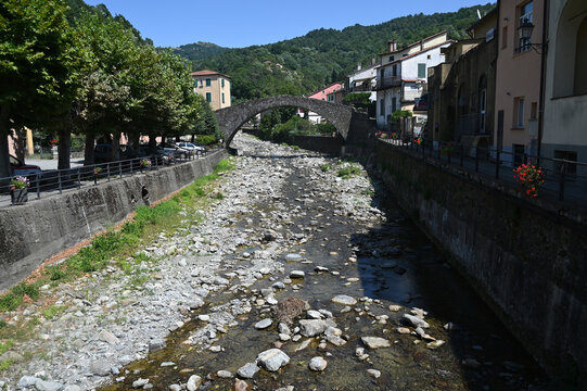 Ponte romanico o del Grecino a Varese Ligure, sul fiume Vara e nell'alta Val di Vara
