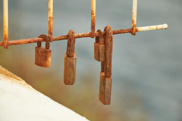 Rust that corrodes padlocks and iron