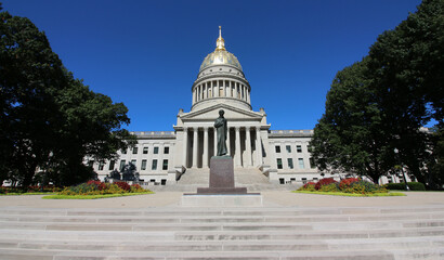 Abraham Lincoln Statue in front of West Virginia State Capitol.