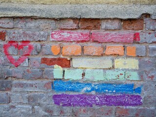Kolory LGBT na ścianie budynku - obrazy, fototapety, plakaty