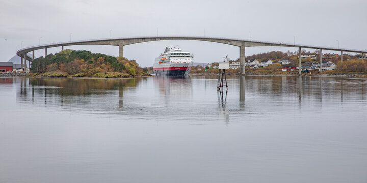 MS &laquo;Otto Sverdrup&raquo;, formerly MS &laquo;Finnmarken&raquo; is a cruise ship and former Hurtigruten ship owned by the shipping company Hurtigruten Expeditions,Helgeland,Northern Norway,scandinavia,Europe
