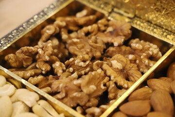 Elegant Walnuts in Box: Premium, Organic Walnut Selection for Deluxe Gifting and Wholesome Snacking - Exquisite High-Quality Image